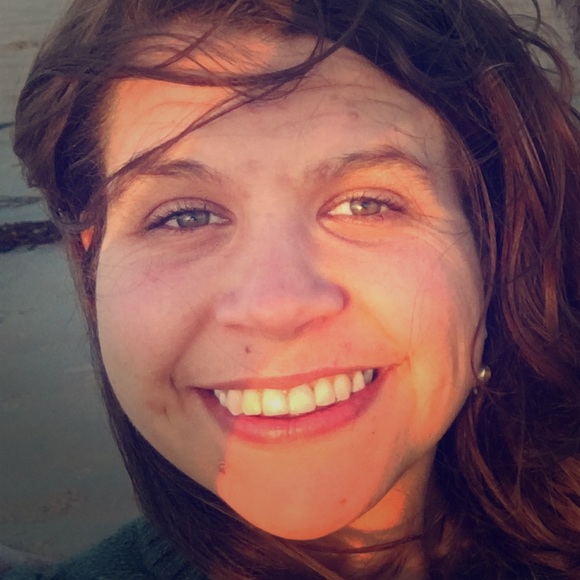 Meet your Posher, Kylie - Picture 1 of 1